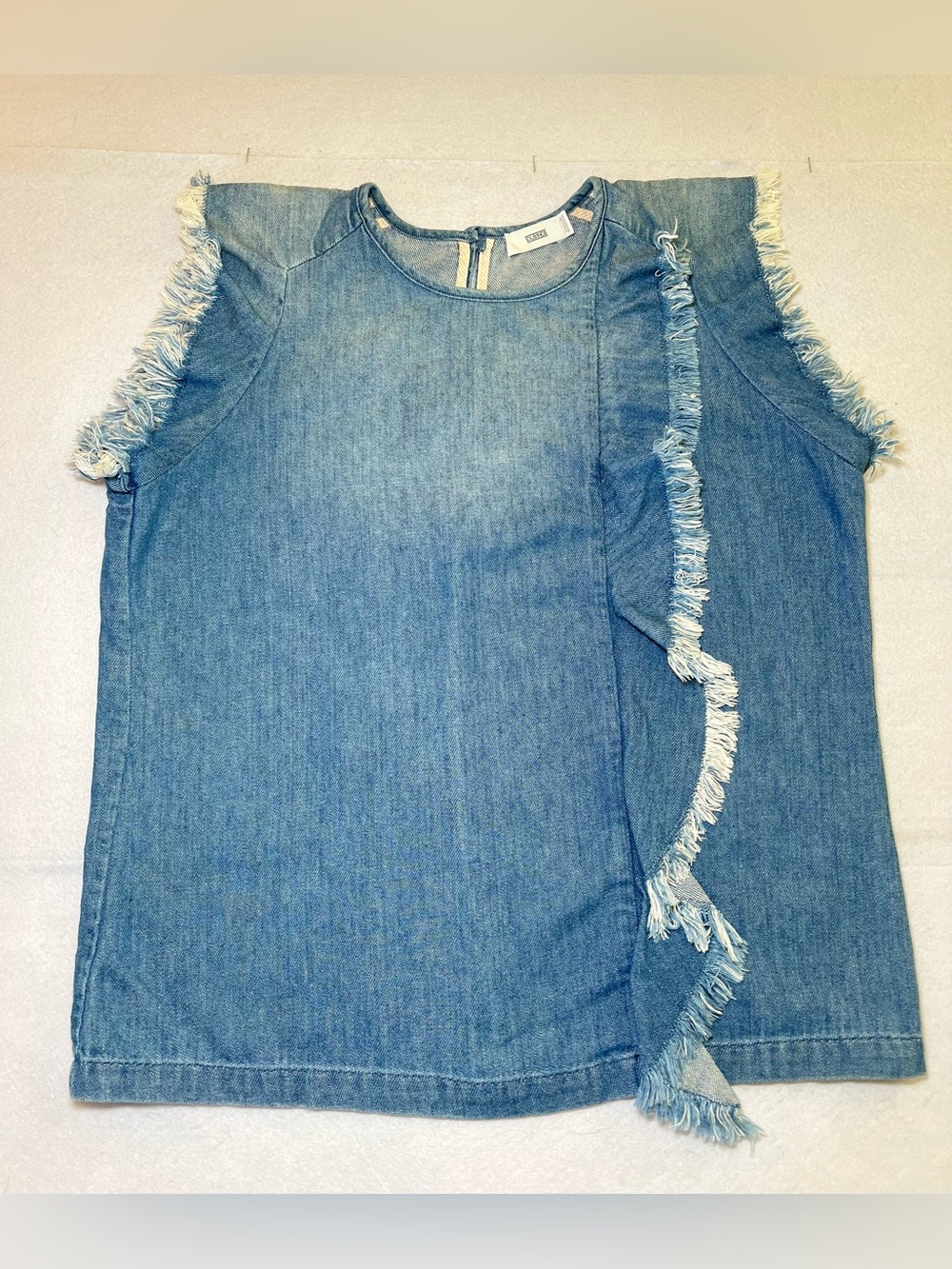 Closed Women’s Jael Denim Ruffle Top Frayed Fringe Sleeveless Tank,Blue Denim, M